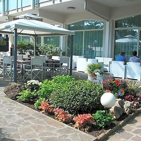 Hotel Sahara